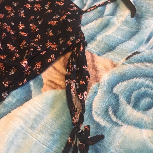 Floral top - Picture 3 of 4